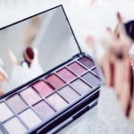 Strobing: Entenda o sucesso desta maquiagem